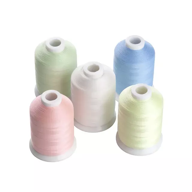 Svítící vyšívací nit Polyester 150D/2 3000m